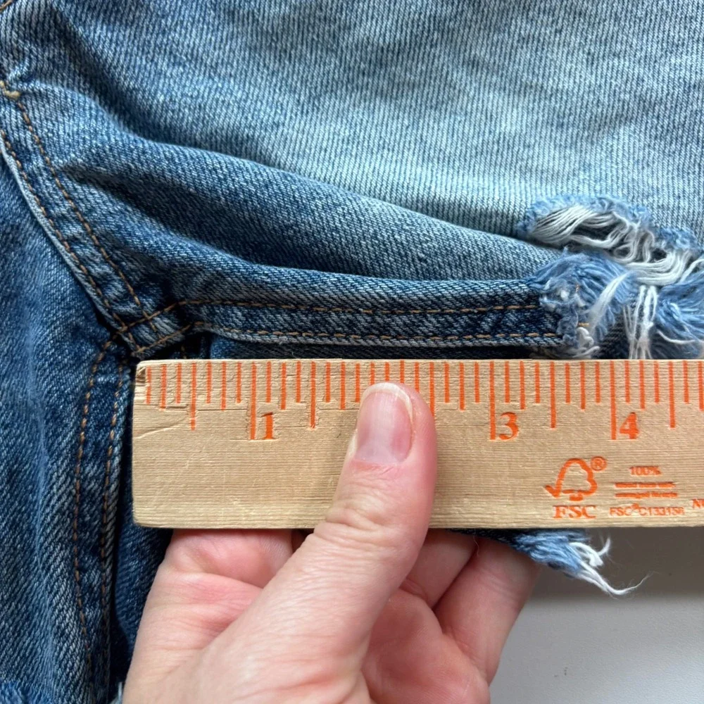 We The Free Urban Outfitters Denim Shorts Distressed Raw Hem‎ Womens